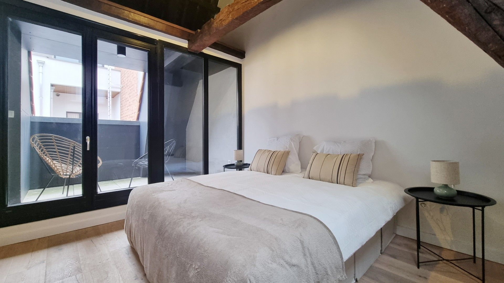 VERHUURD APPARTEMENT foto 10