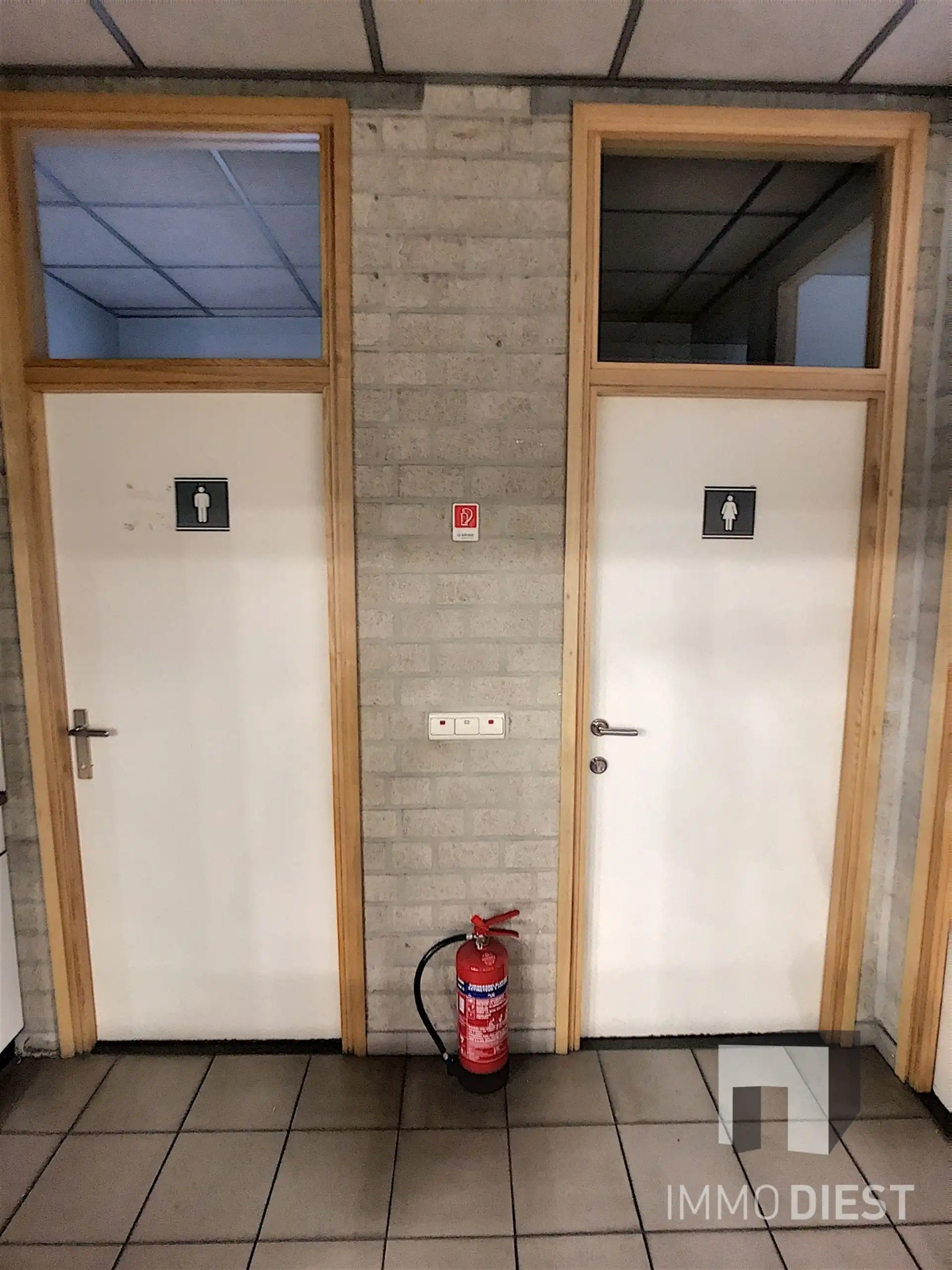 1500 M² GEKOELDE OPSLAG MET BURELEN  foto 35
