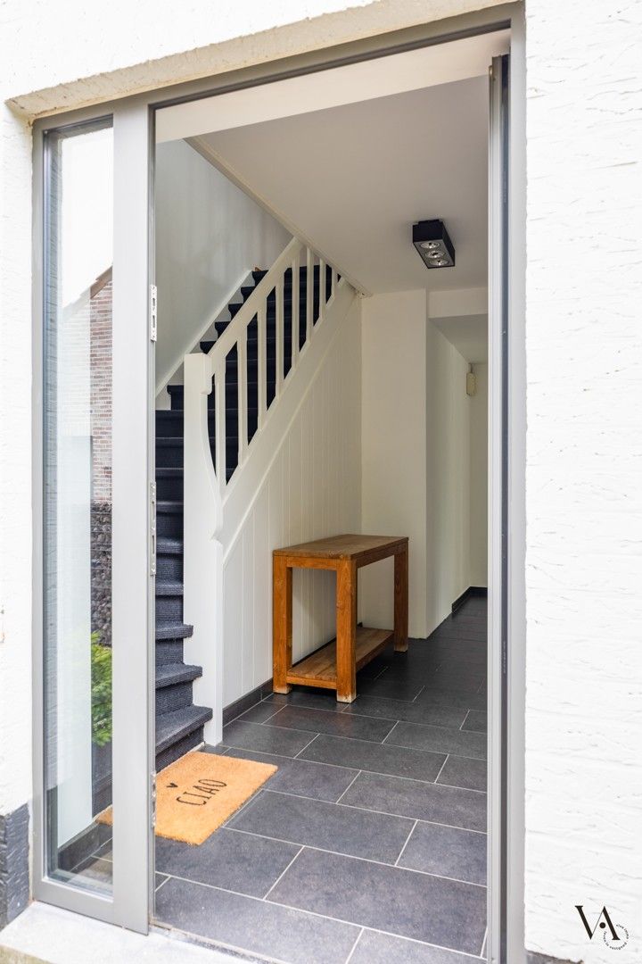 Ruime gerenoveerde gezinswoning met tuin te Pellenberg foto 5
