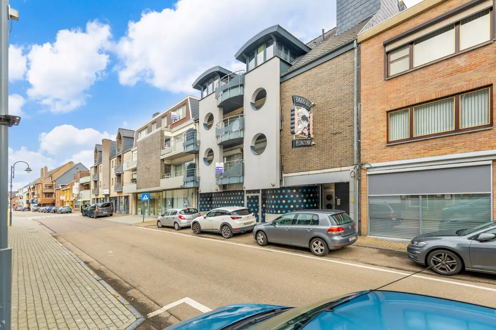 Modern en comfortabel gerenoveerd appartement op de eerste verdieping in het centrum van Neeroeteren foto 3