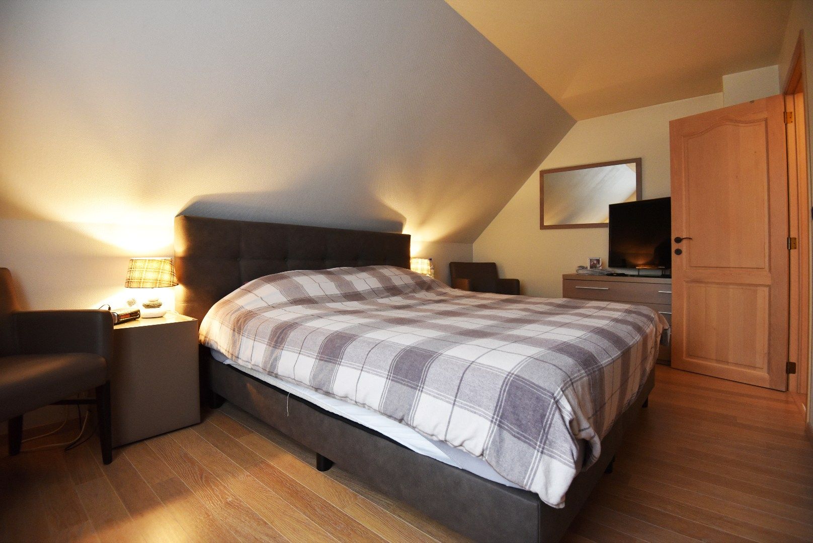 Energiezuinige gezinswoning met 3 slpks  rustig gelegen te Adegem foto 8