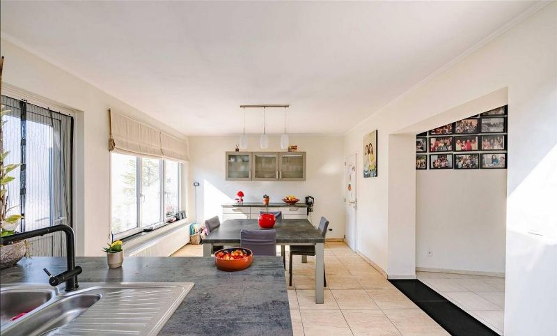 --- NIEUW --- Gezinswoning met garage en tuin in Merelbeke-Flora! foto 8