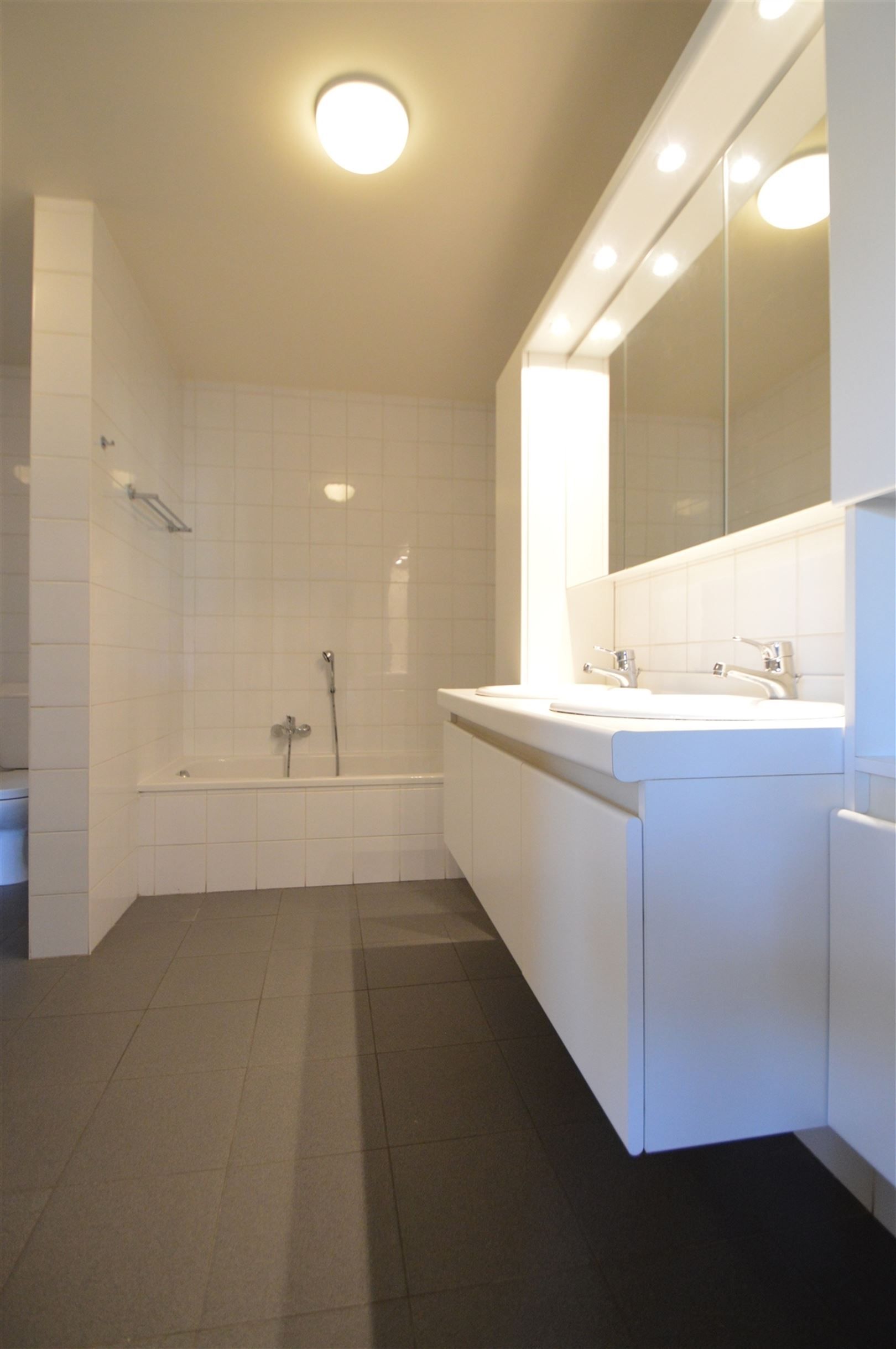 Zeer ruim appartement met prachtig zicht op een unieke ligging te Dendermonde foto 11