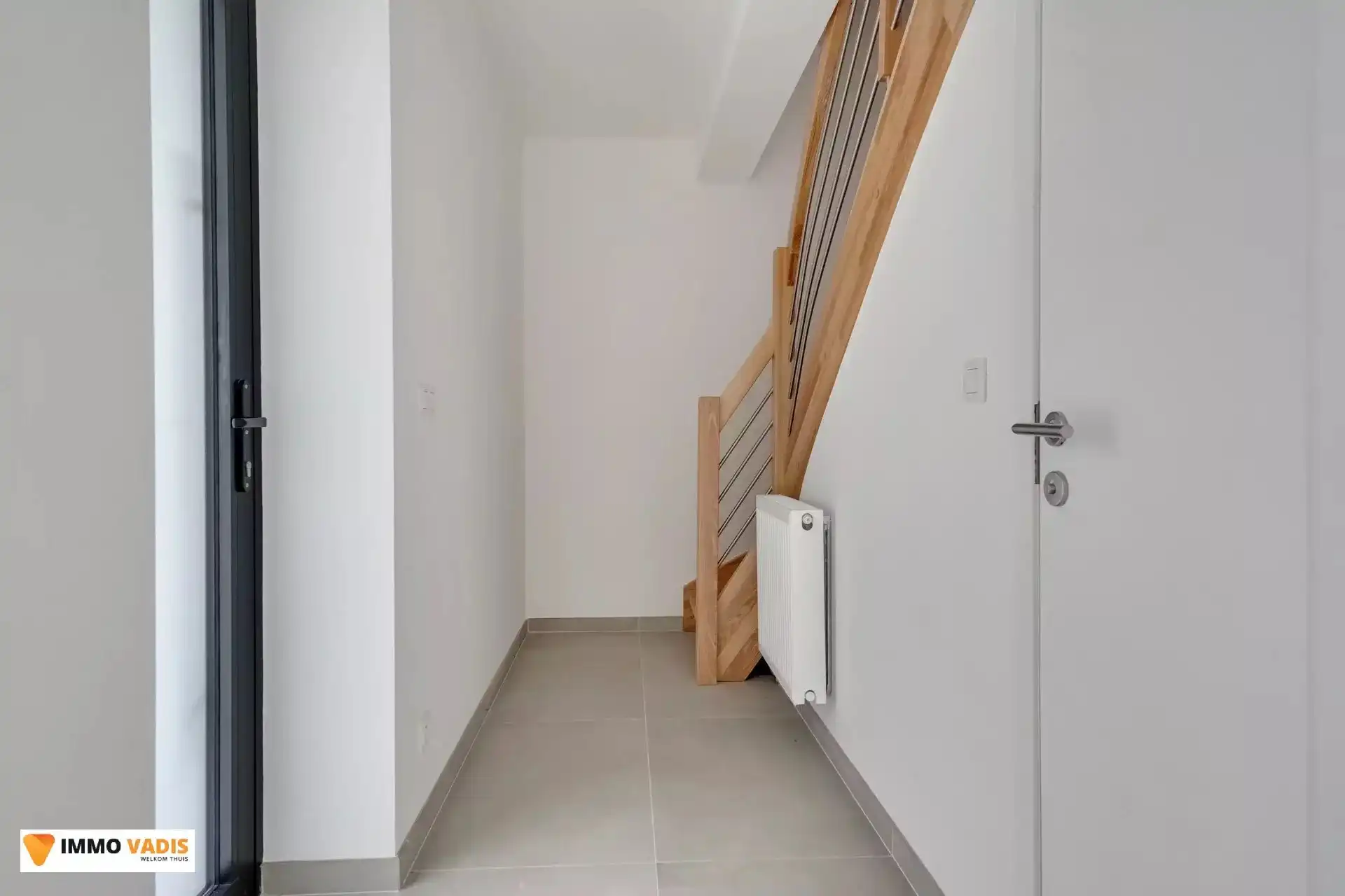 Moderne, energiezuinige woning in groene omgeving foto 12