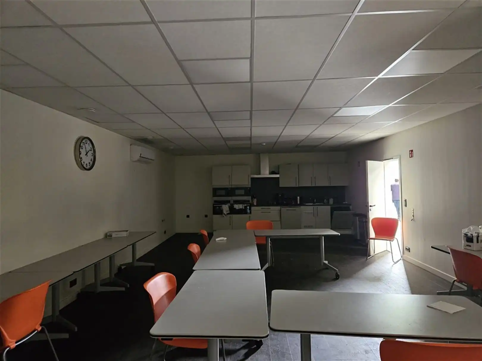 Magazijn met kantoor en verhard terrein te Desteldonk foto 15