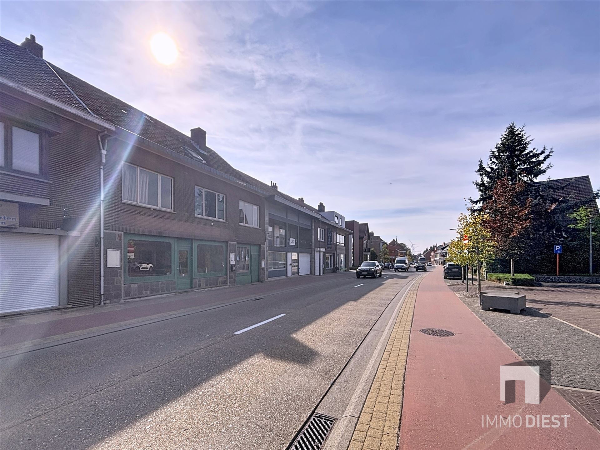Handelshuis in het centrum van Ham op 5,83are foto 3