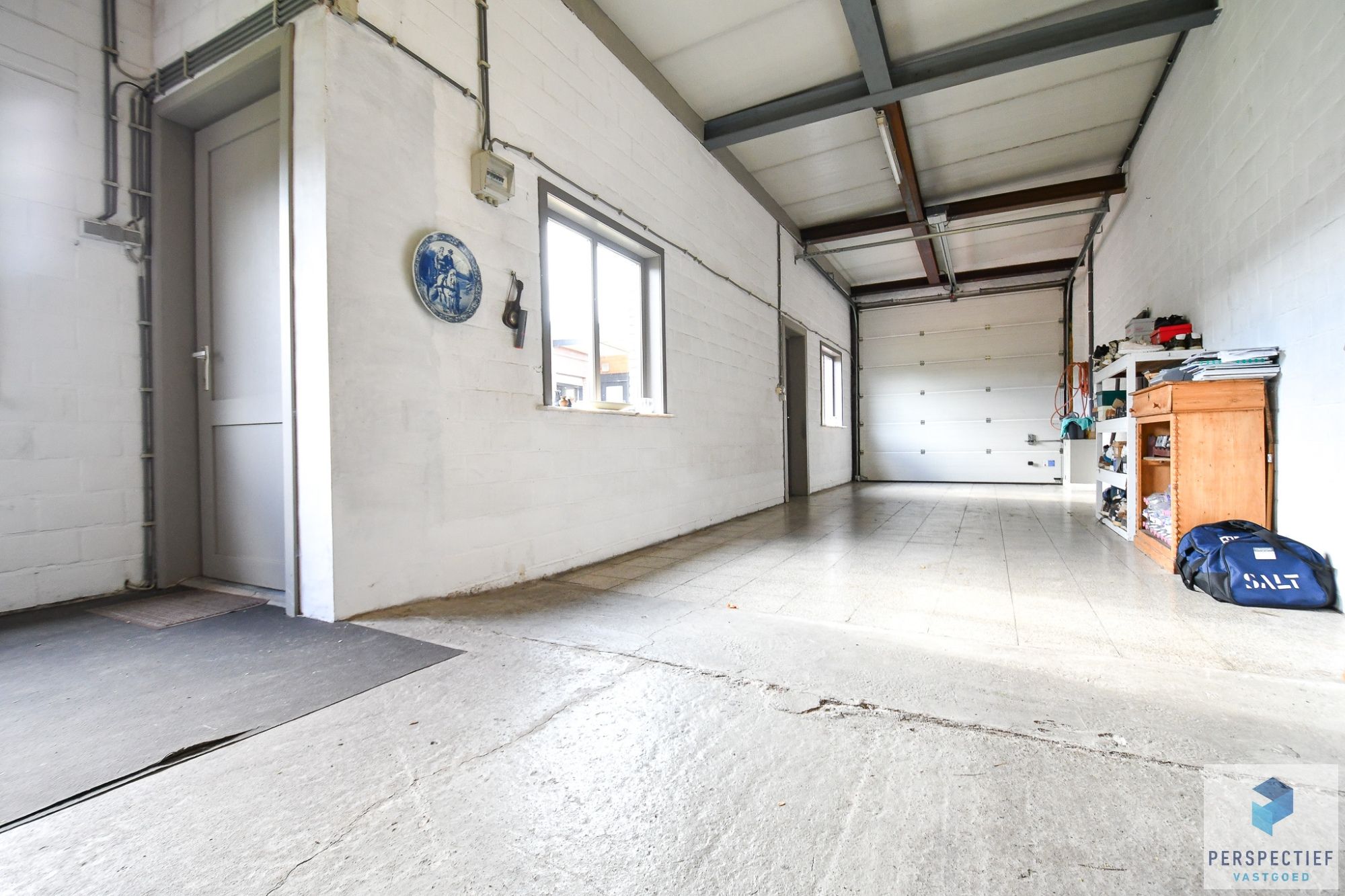 INSTAPKLARE WONING met RUIME LOODS/ OPSLAGRUIMTE/GARAGE foto 4