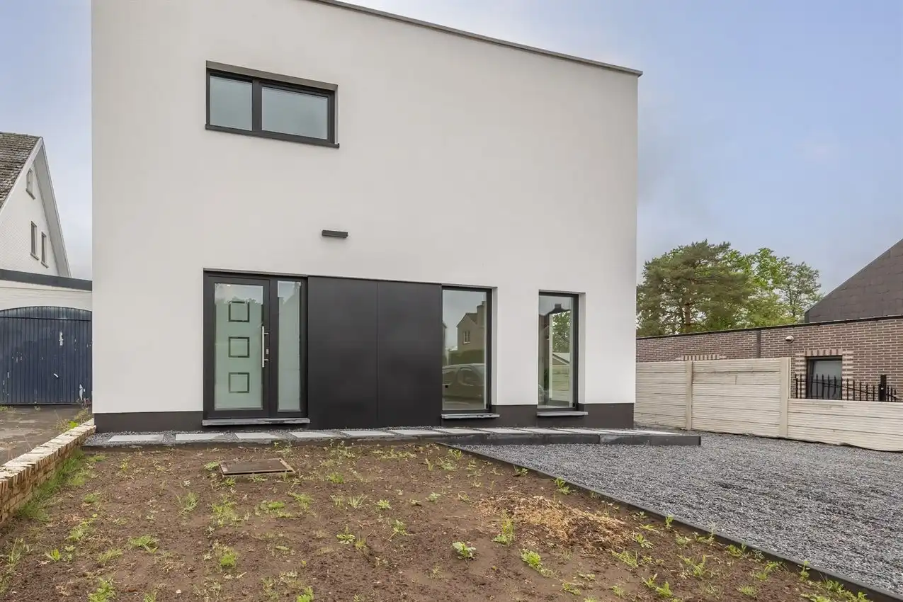 Nieuwbouw met vier slpk, alle comfort en ruime tuin foto 35