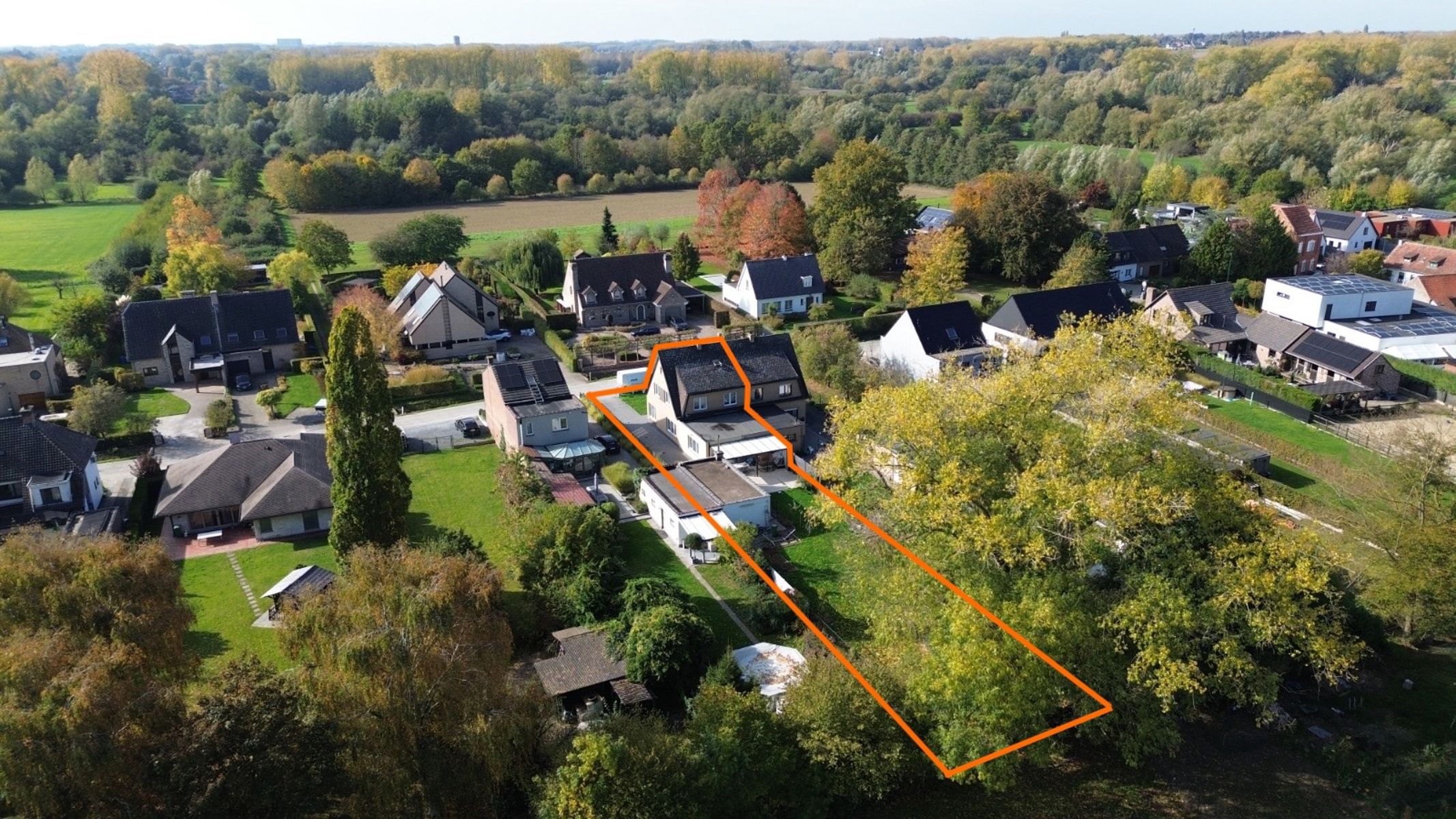 Instapklare HOB met 4 slaapkamers en tuin! foto 2