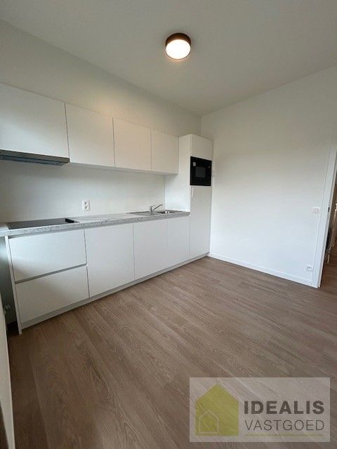 IDEALIS VASTGOED  - Recent gerenoveerd instapklaar appartement met 2 slaapkamers in hartje Neerpelt. Het appartement is gelegen middenin het centrum van Neerpelt op wandelafstand van horeca, shopping en openbaar vervoer! foto 11