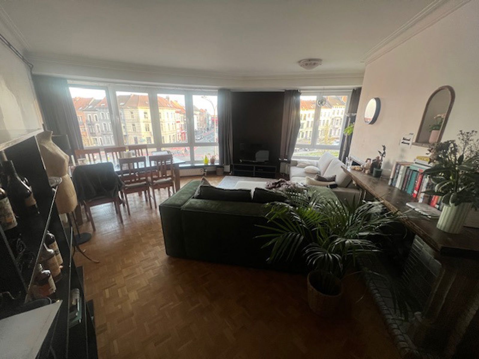 Centraal gelegen & lichtrijk hoekappartement met terras foto 2