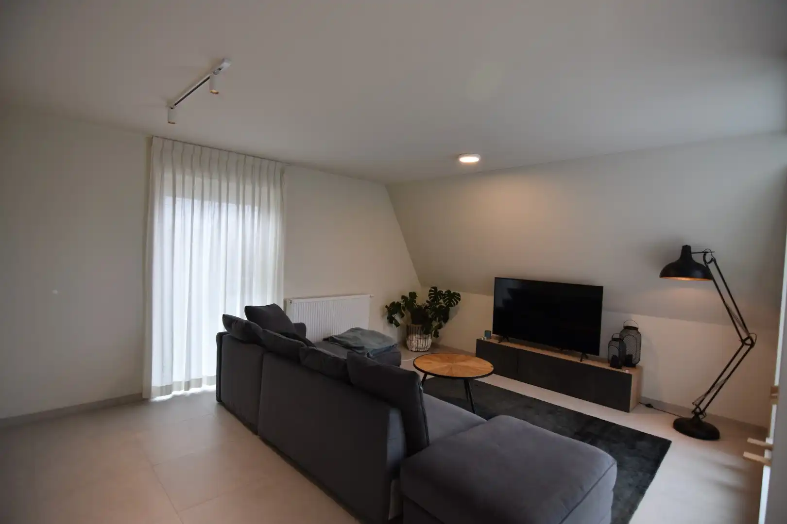 Gezellig 1-slpk appartement met mooi terras foto 2