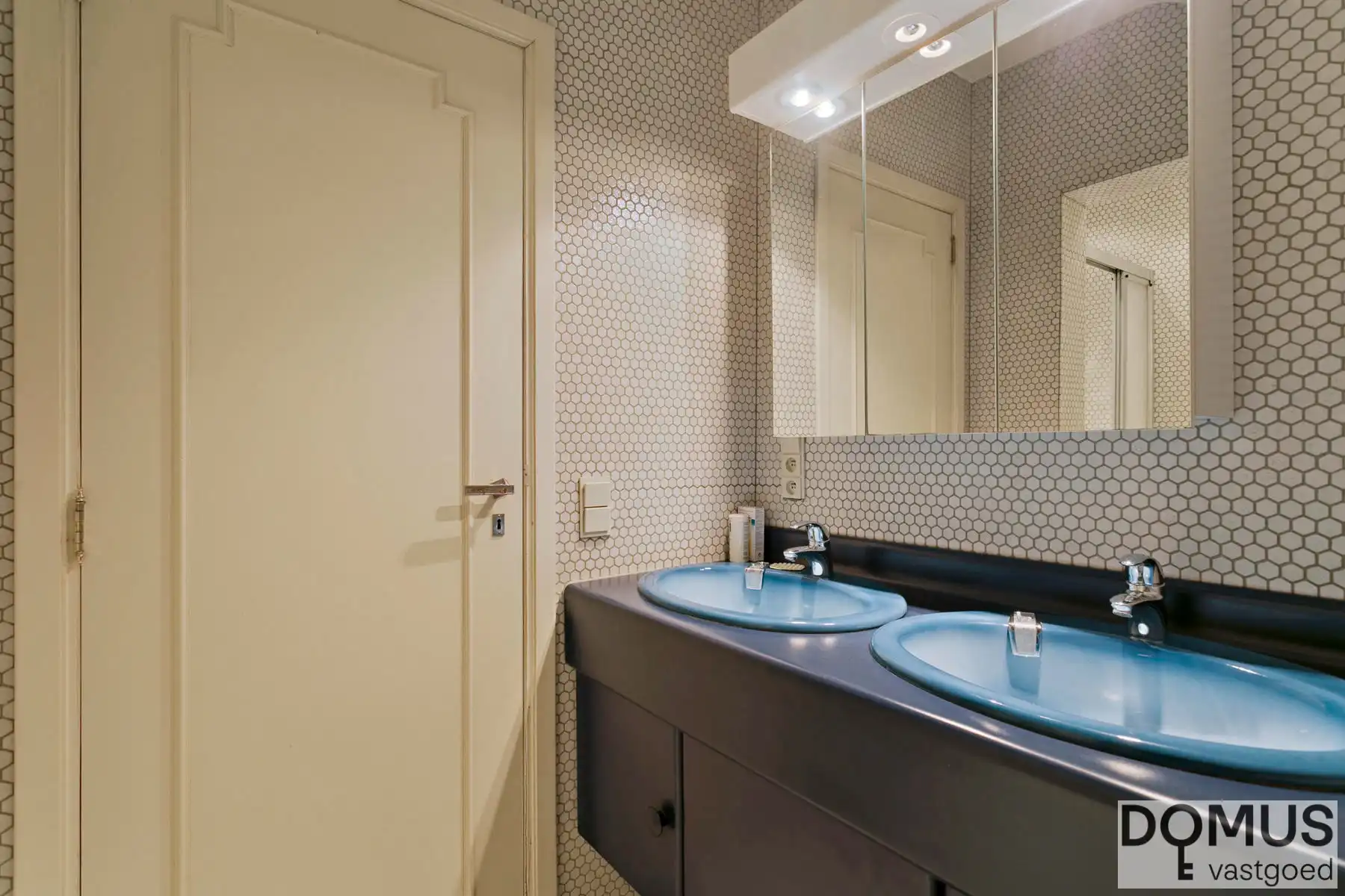 Statige villa met tijdloze architectuur op topligging  foto 27