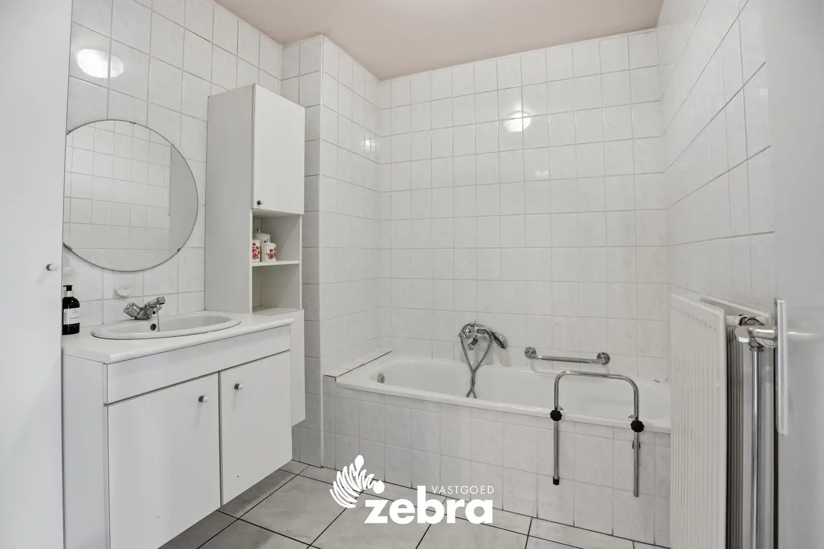 Op te frissen twee­slaapkamerappartement met terras in Lauwe foto 15