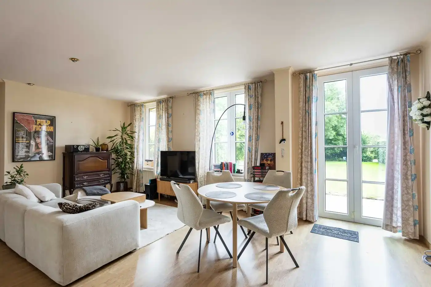 Ruim gelijkvloers appartement met terras en 2 parkeerplekken in Wervik foto 3