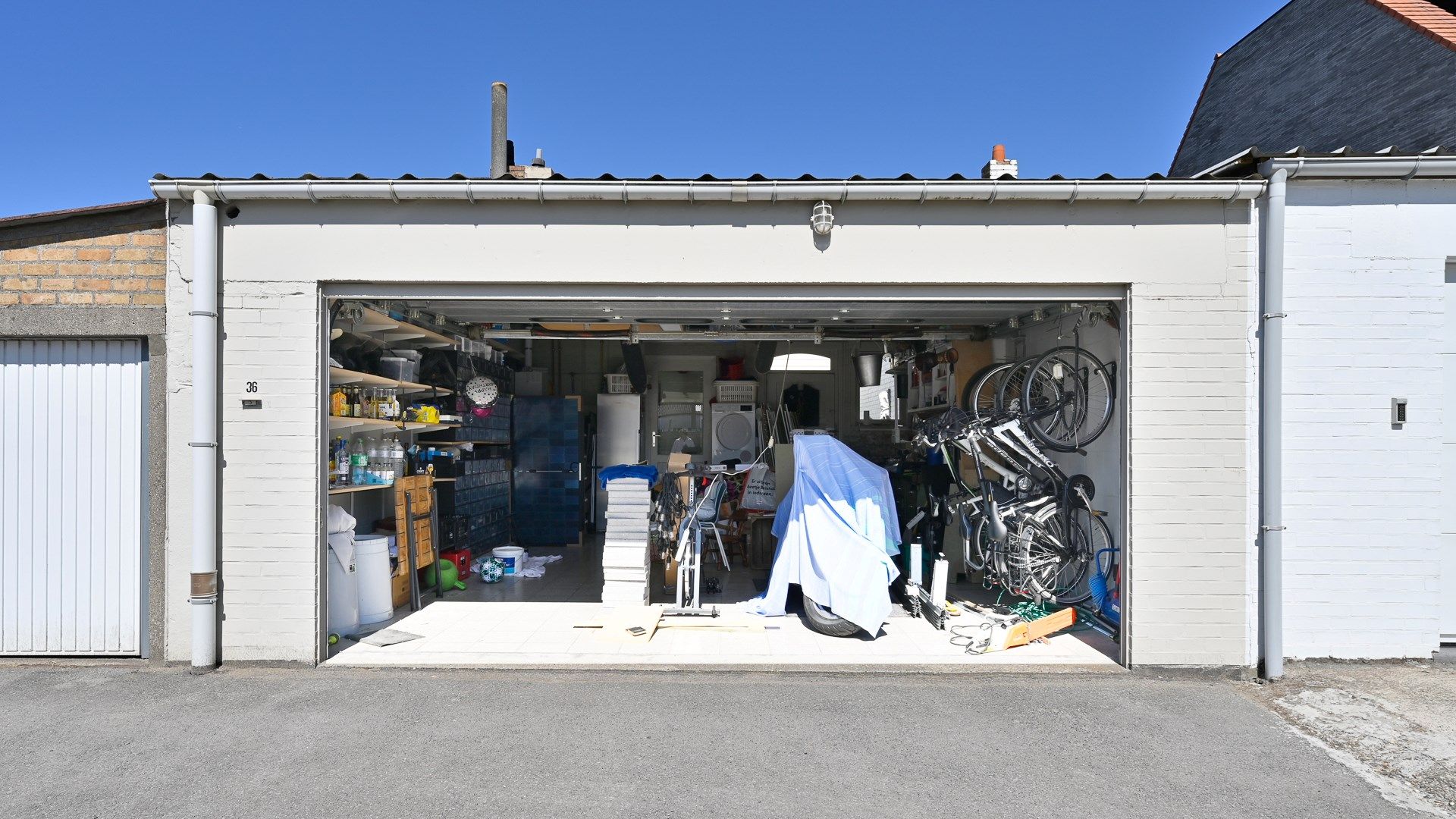 Ruime woning met garage & tuin nabij Knokke-centrum foto 14