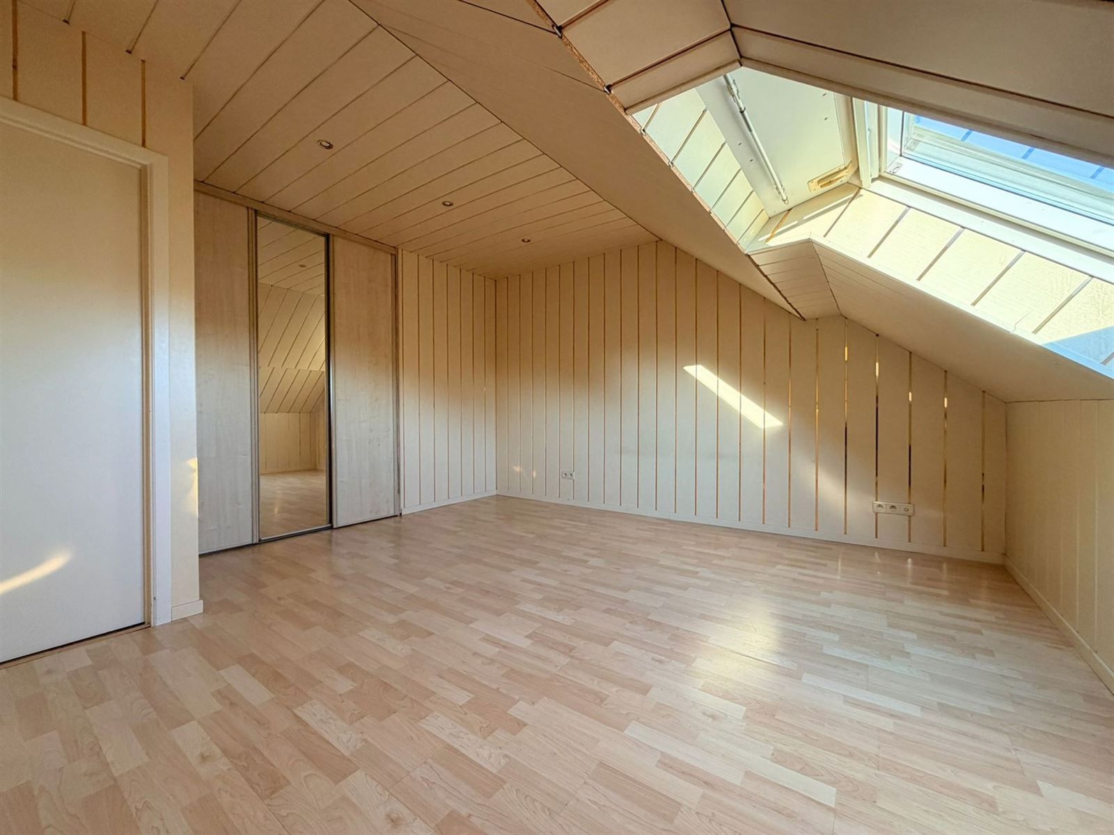 Duplex-appartement te huur in centrum Lennik foto 11