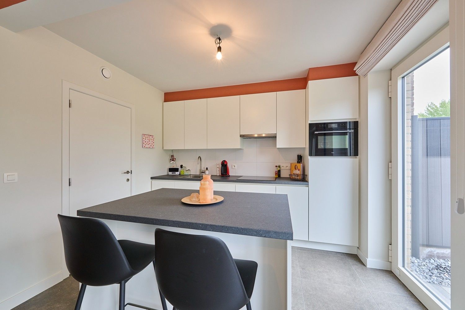 Moderne nieuwbouw woning - instapklaar en energiezuinig foto 6