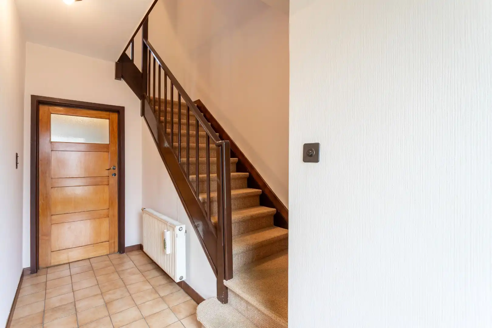Te renoveren woning met 3 slpk te Buizingen foto 2