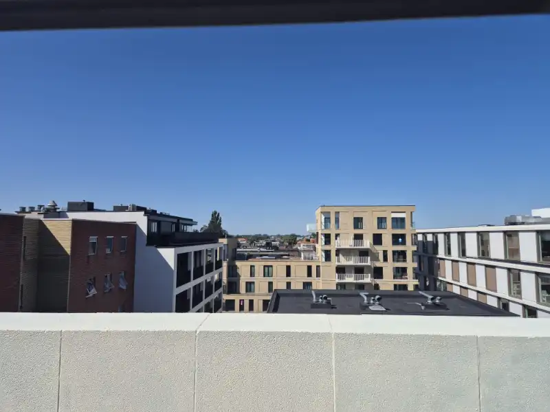 Roeselare-stadskern. PENTHOUSE op 6de verdieping aan het Coninckplein gelegen, met 2 slaapkamers, ochtendterras en avondterras. Een pareltje met unieke ligging ! foto 16