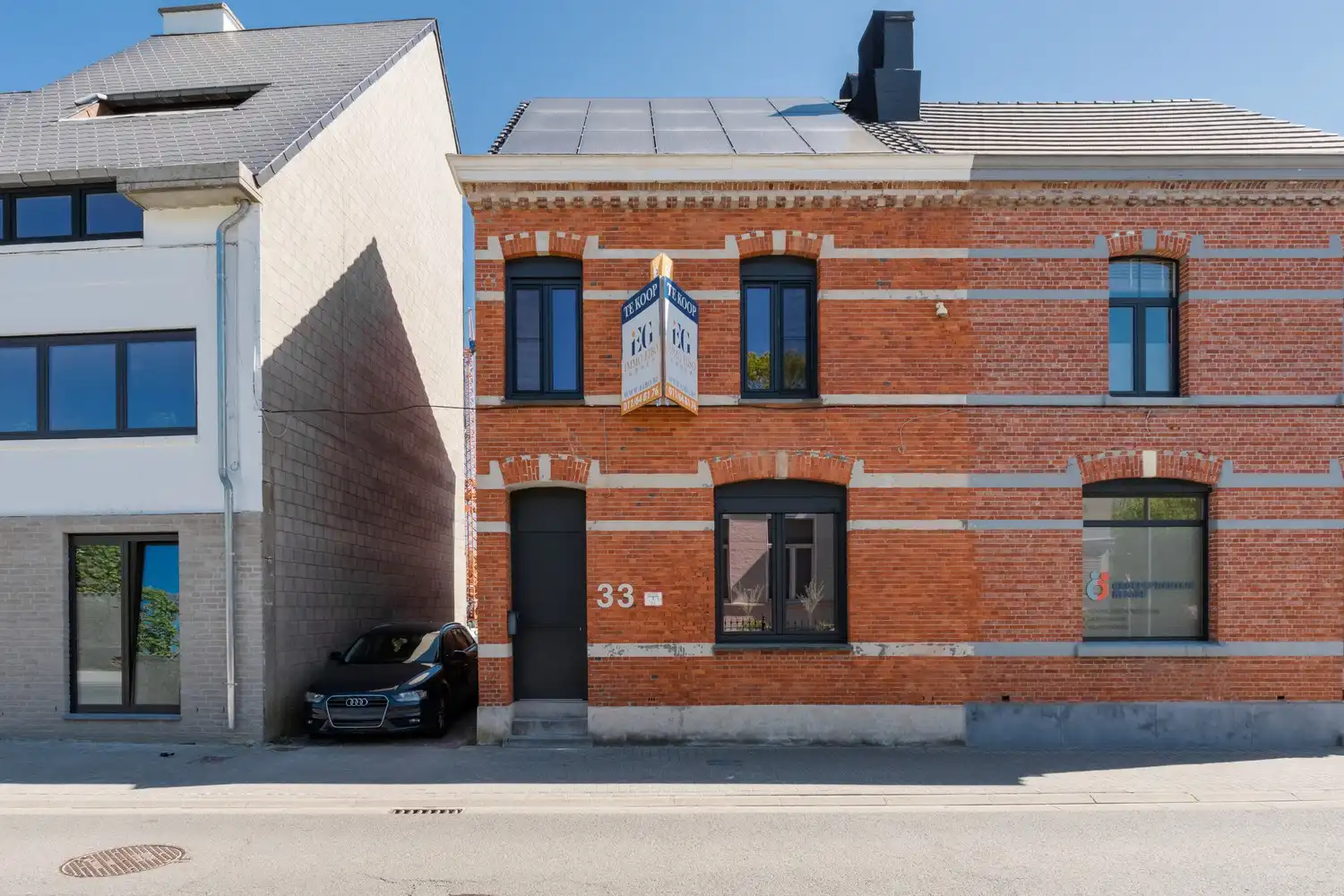 Karaktervolle woning met tal van mogelijkheden in het hart van Neerpelt foto {{pictureIndex}}