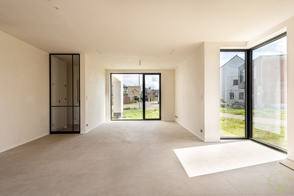 Prachtige nieuwbouwwoningen in een rustige verkaveling nabij het sportpark van Eeklo! foto 3