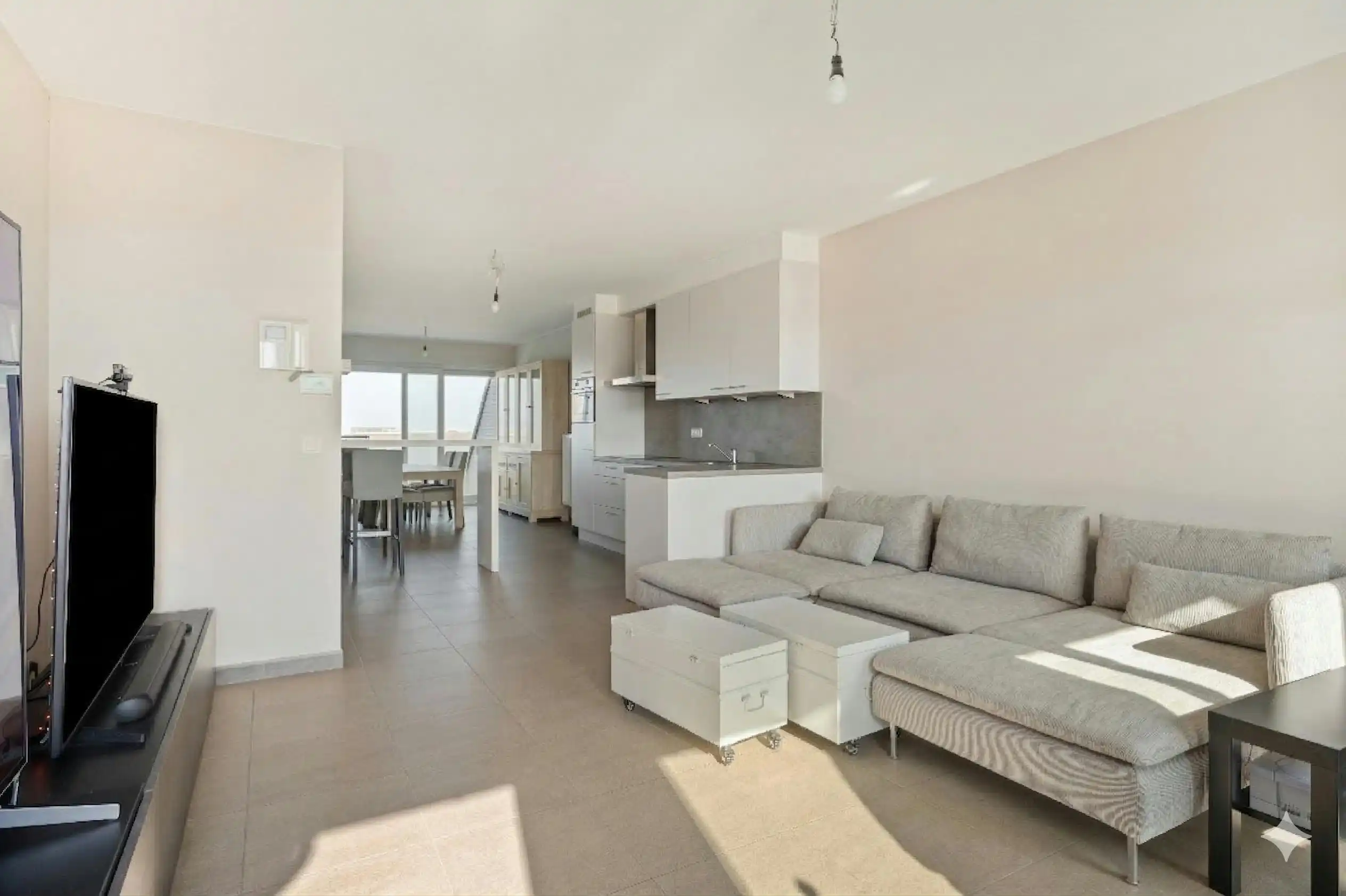 Lichtrijk appartement met 2 slaapkamers en twee terrassen. foto 2