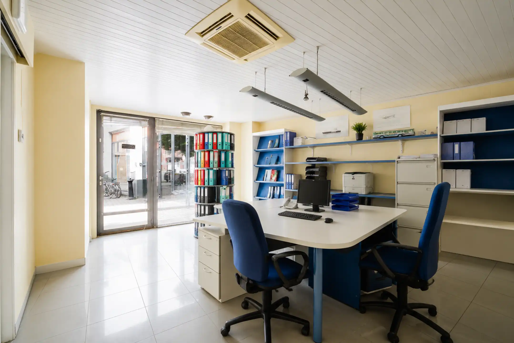 Te renoveren woning met commerciele ruimte in centrum Deinze foto 2