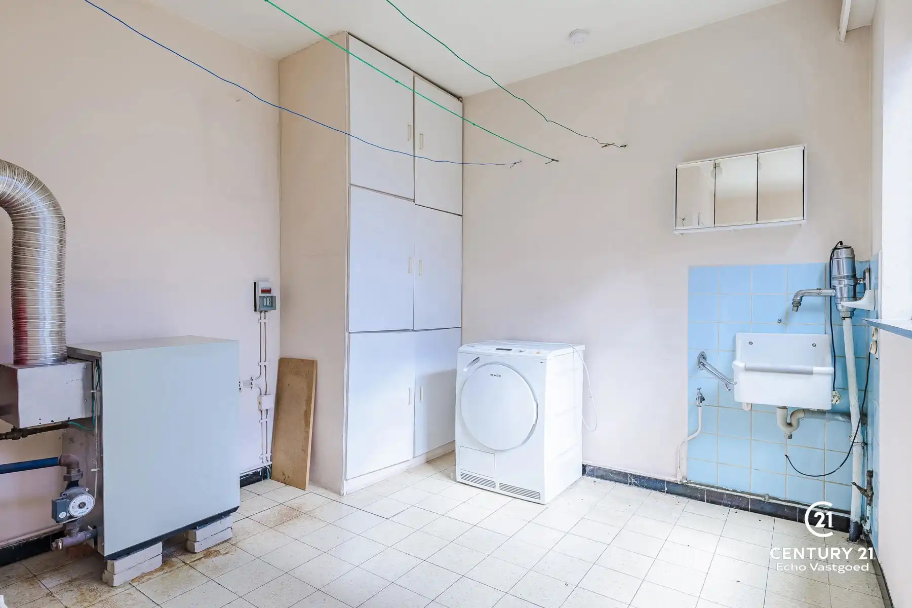 Karaktervolle te renoveren halfopen bebouwing op toplocatie foto 12