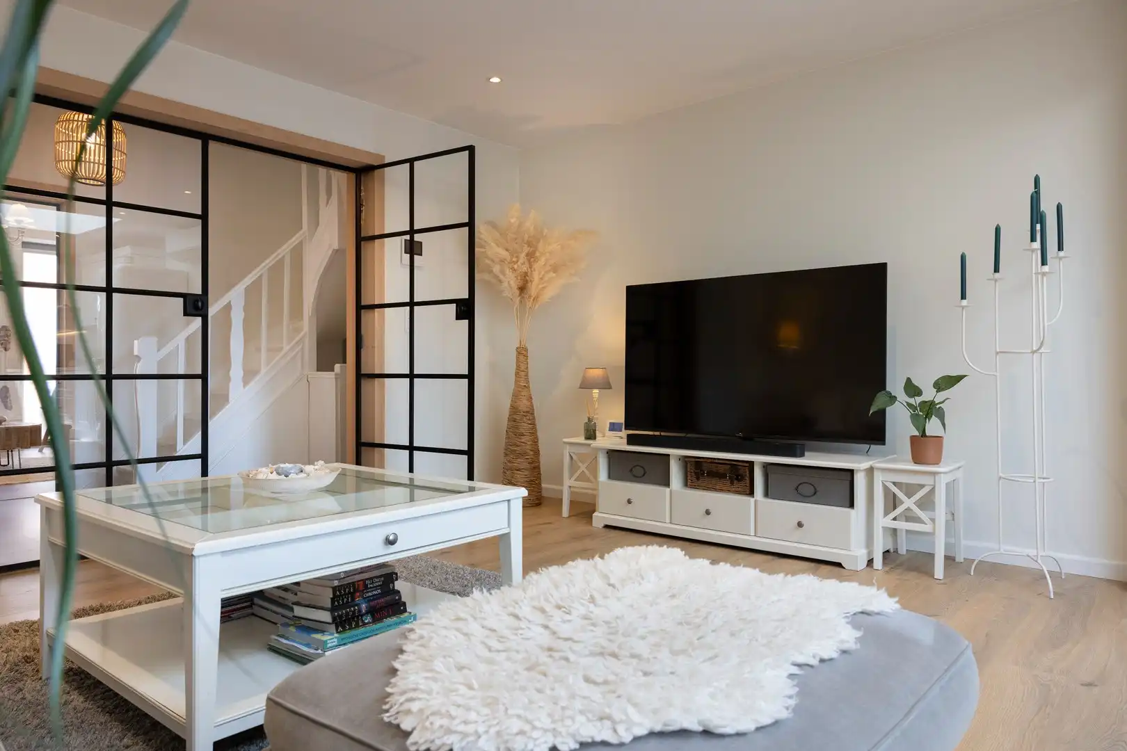 Ruime, energiezuinige burgerwoning met 2 garages. foto 6