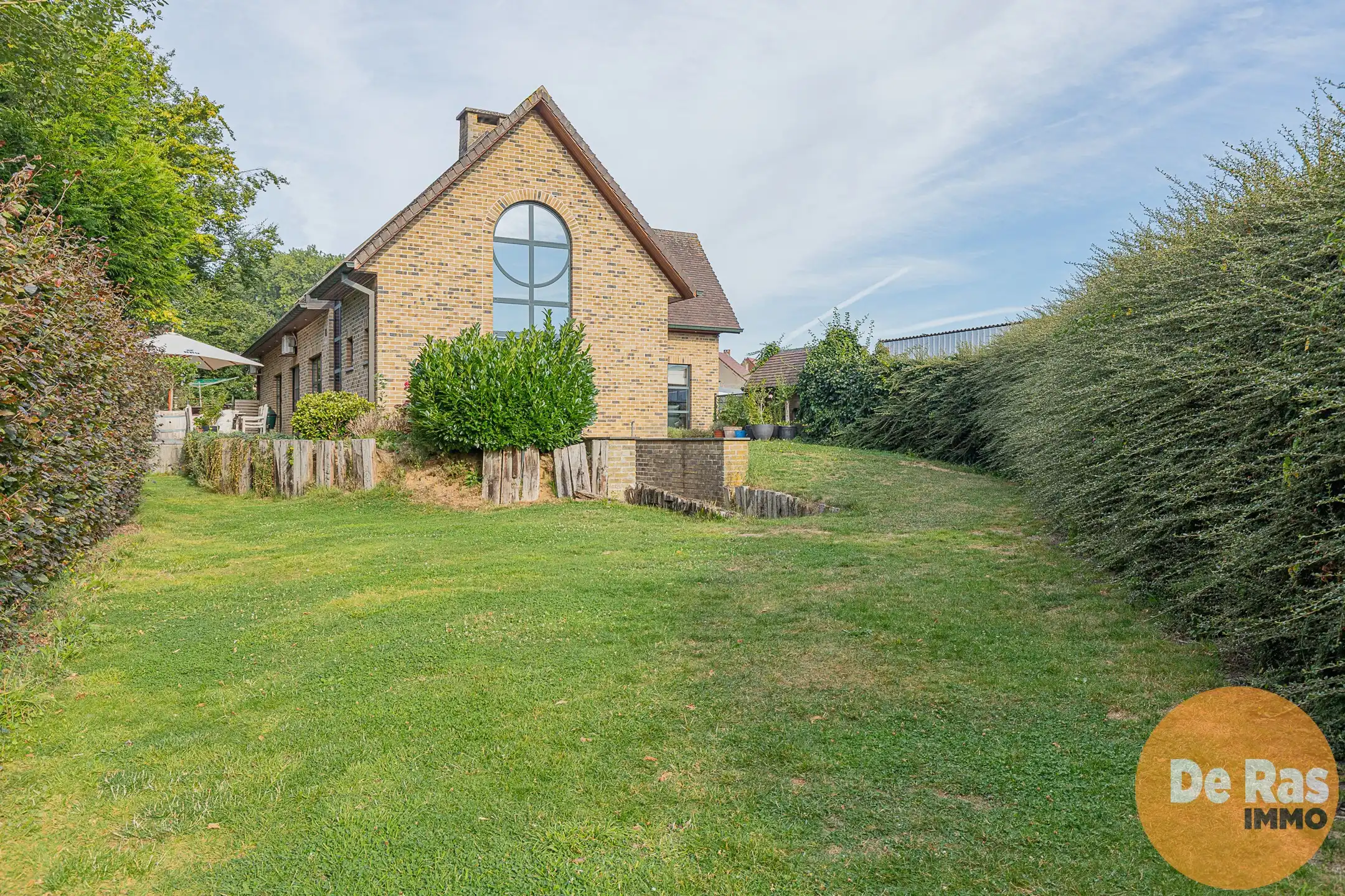 HERZELE – Multifunctionele loods met villa foto 3