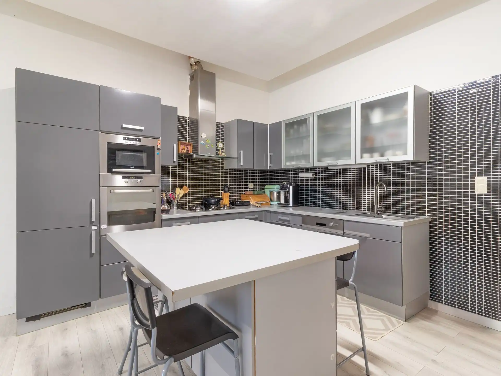 Opbrengsteigendom met zes appartementen in Hoboken foto 4