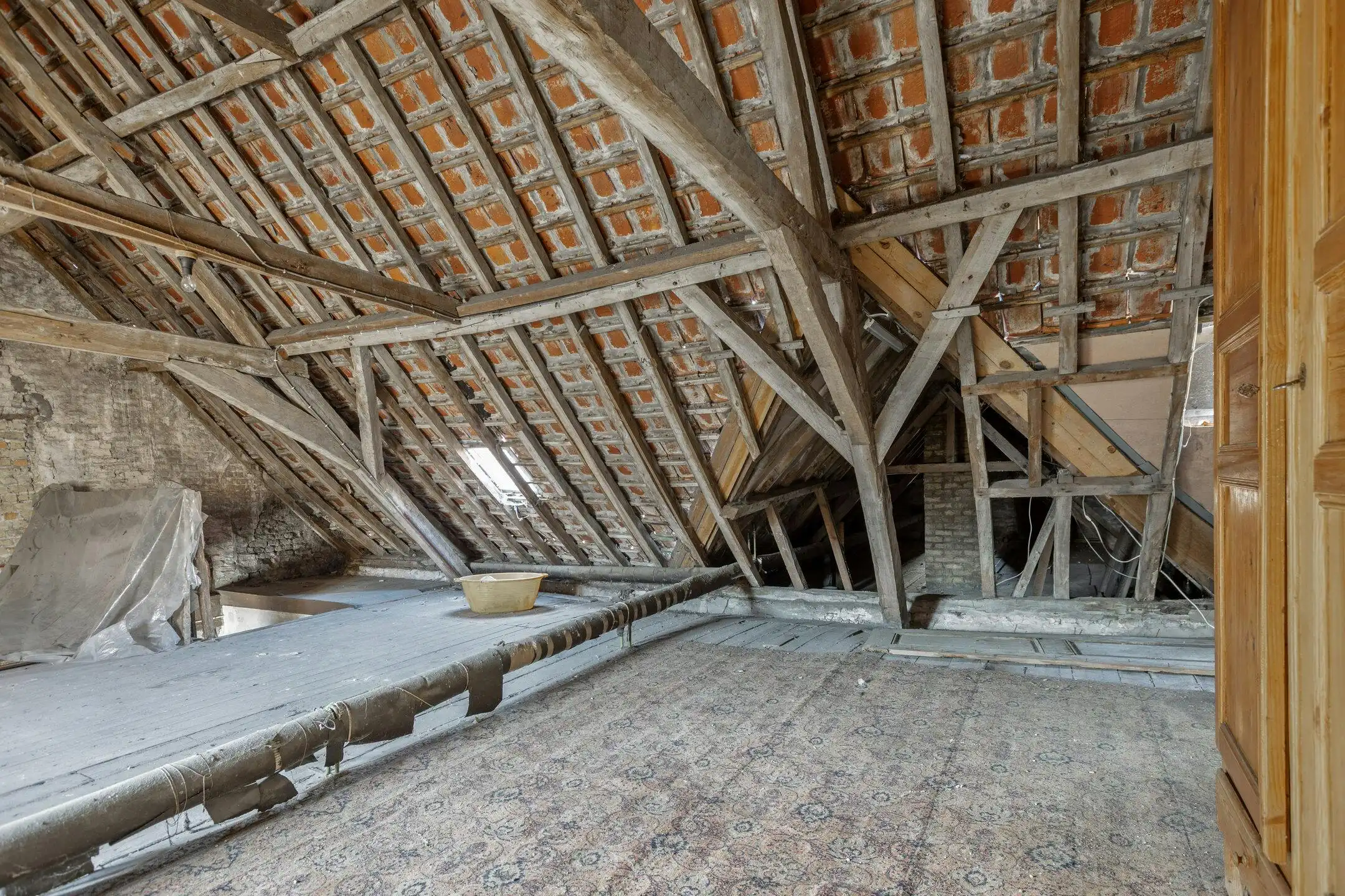 Handelspand met woning in centrum Veurne. foto 32