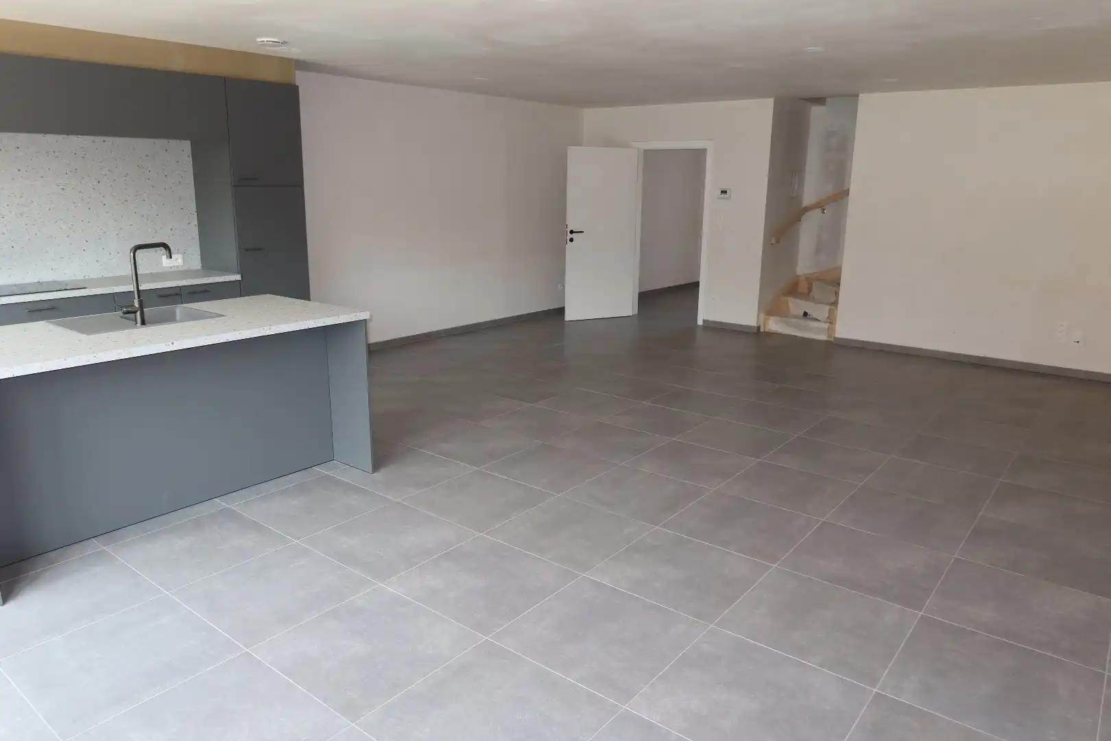 Recente woning met 3 slk, garage, terras tuin en zonnepanelen  foto 7