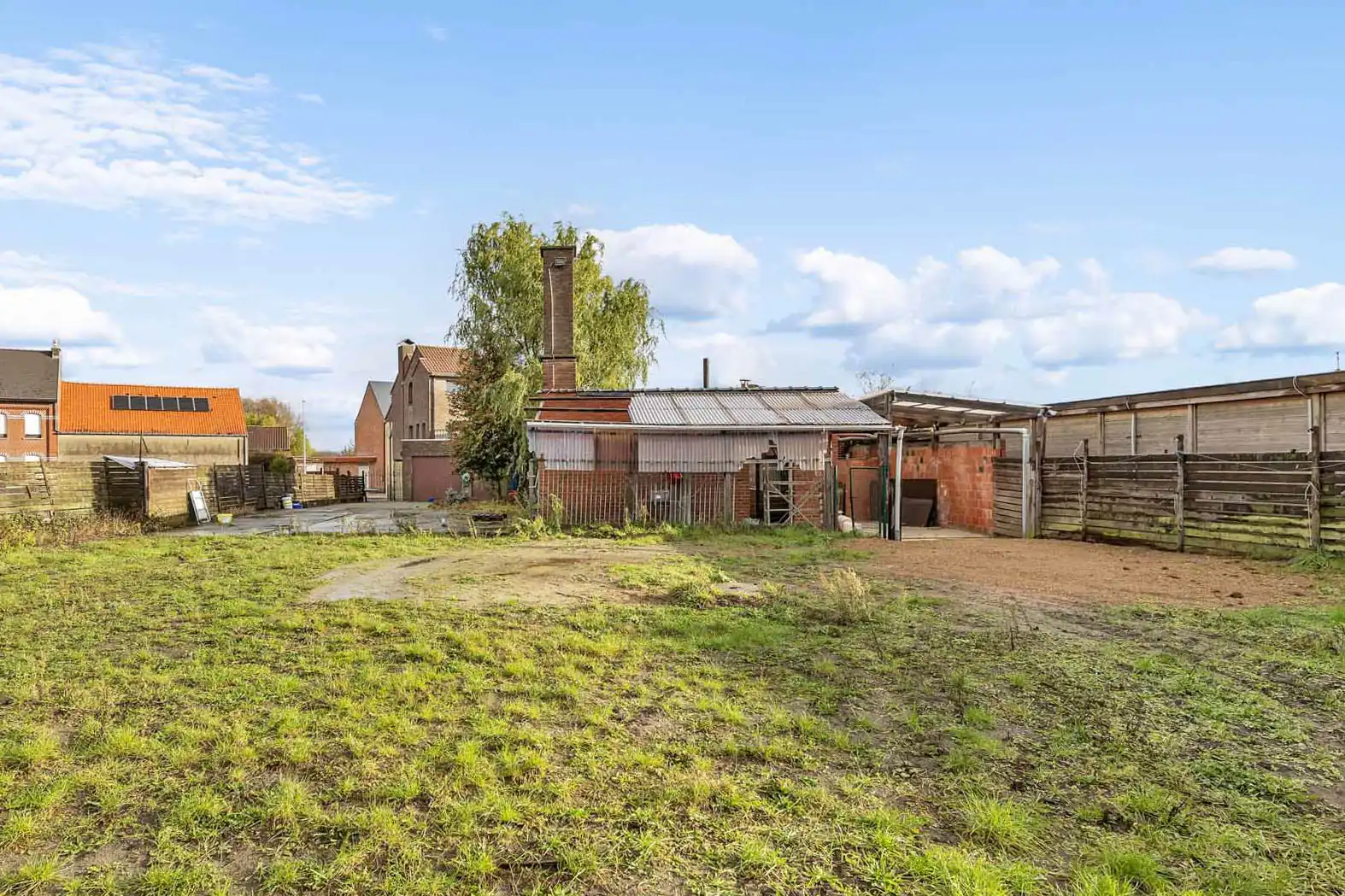 Handelswoning met ruime garage foto 27