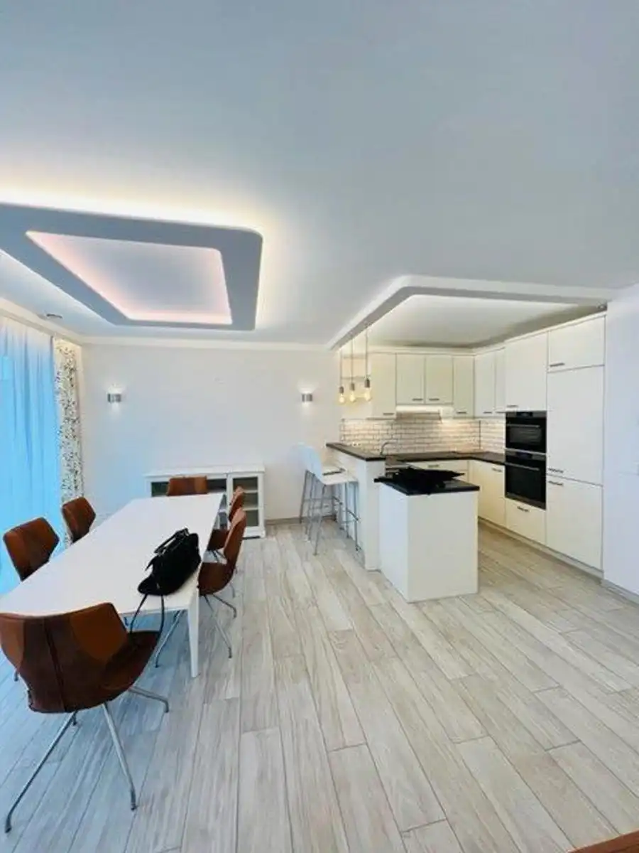 Prachtig gemeubeld 3-slaapkamer app. met front scheldezicht foto 4