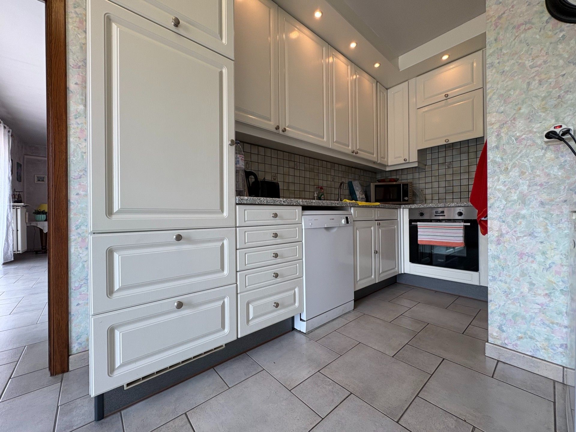 Lichtrijk appartement met 3 slaapkamers en autostaanplaats foto 4