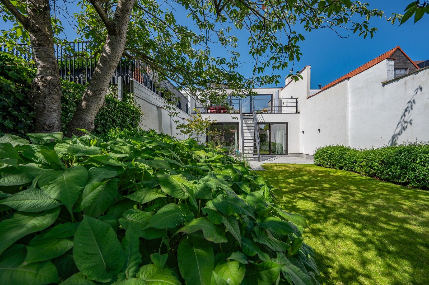 Hedendaagse, gerenoveerde woning gelegen in het Oude Knokke, op enkele passen van de winkels en dicht bij de groentenmarkt. foto 2