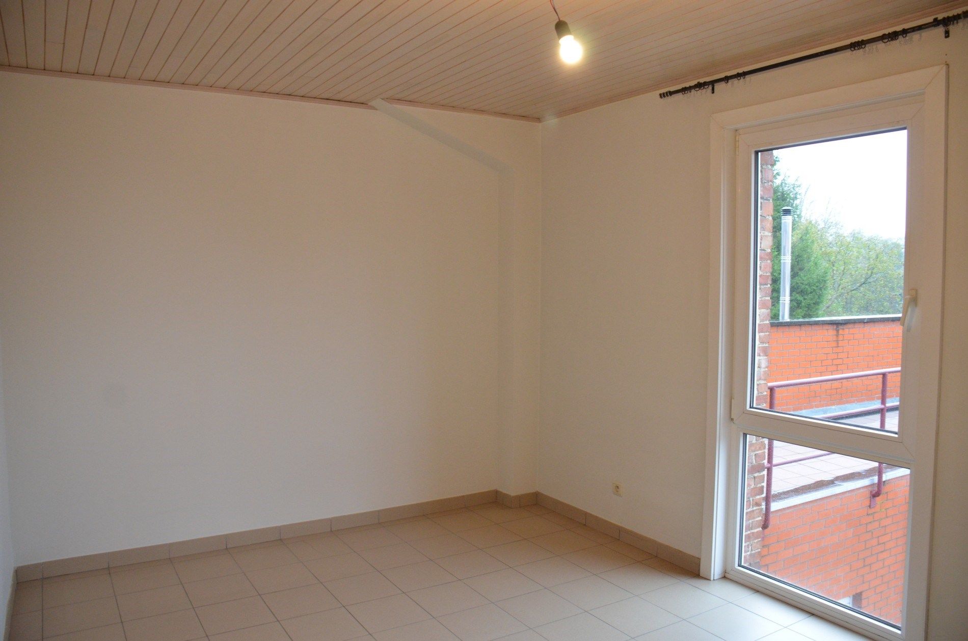 Centraal gelegen appartement met carport te Olsene foto 6