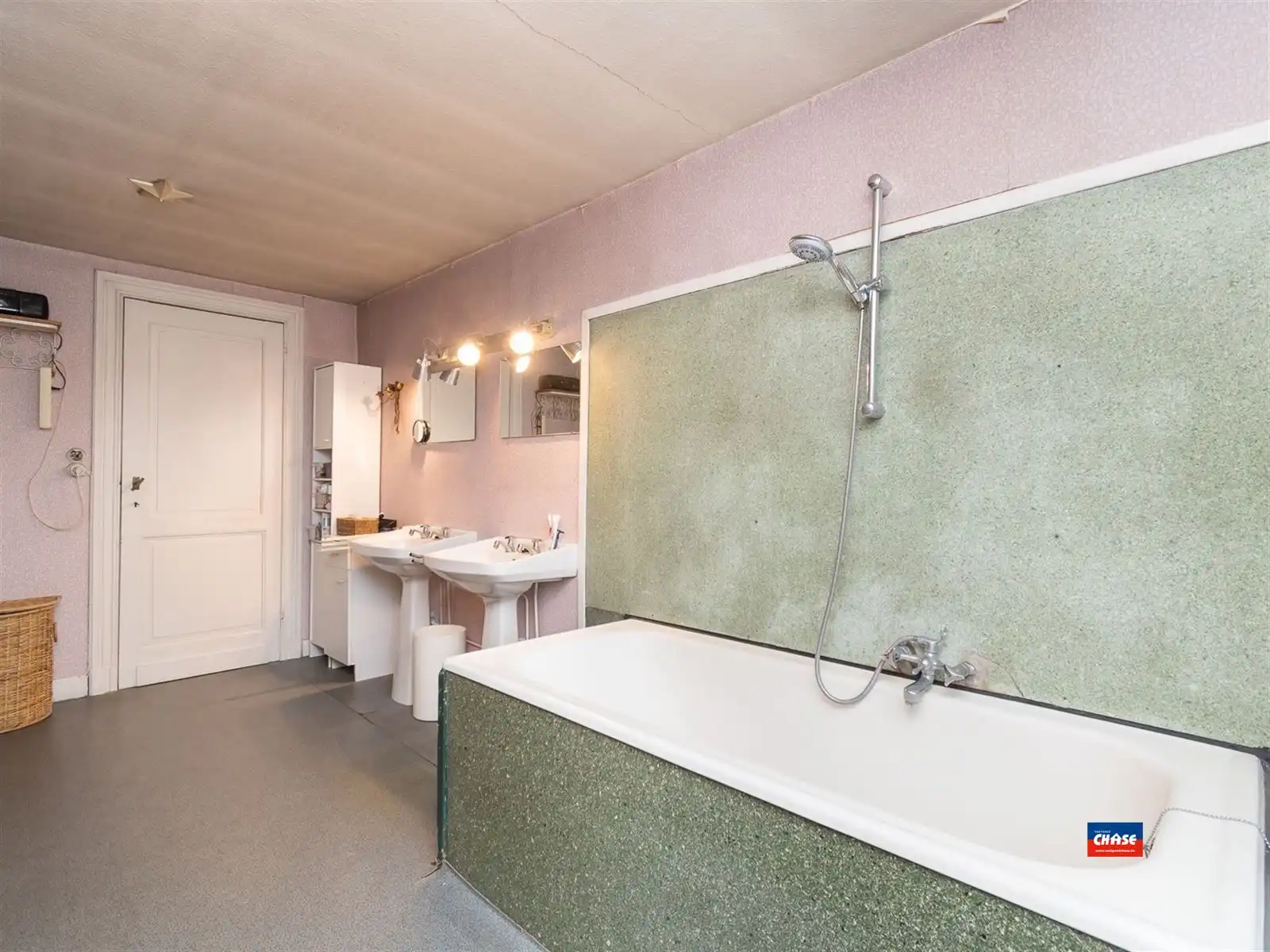 Handelshuis met 7 slaapkamers en tuin foto 14