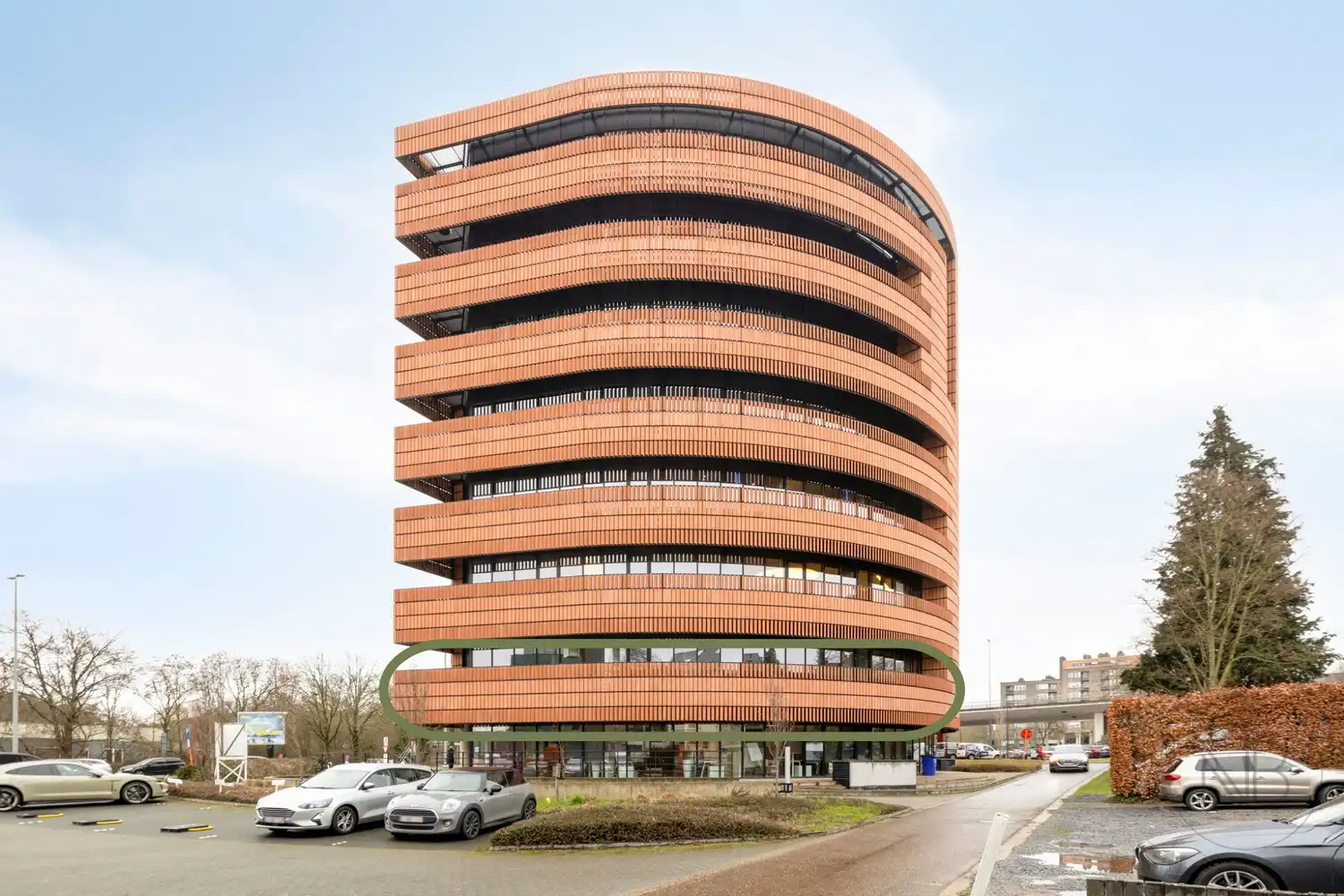 Kantoor op een toplocatie: Modern, ruim en inspirerend in het iconische Botta-gebouw! foto {{pictureIndex}}