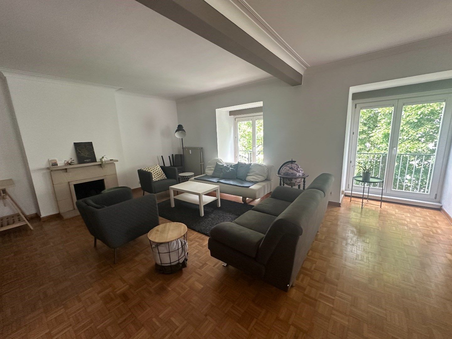 Duplex-appartement nabij de Sterre  foto {{pictureIndex}}