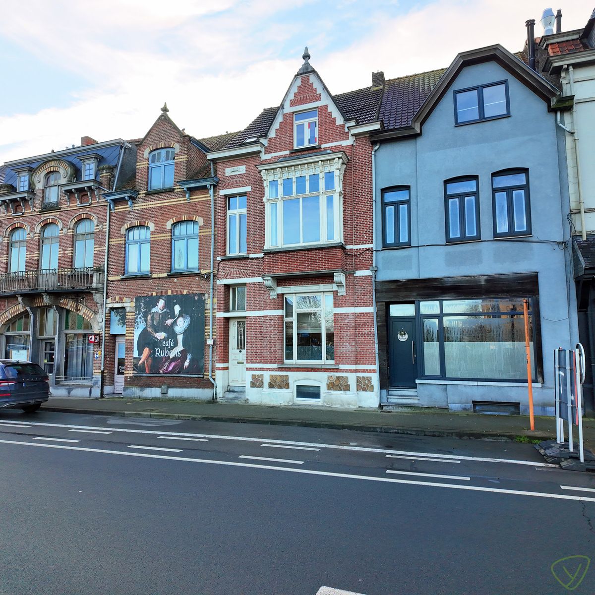 Gezellig duplex appartement nabij het station van Eeklo! foto {{pictureIndex}}
