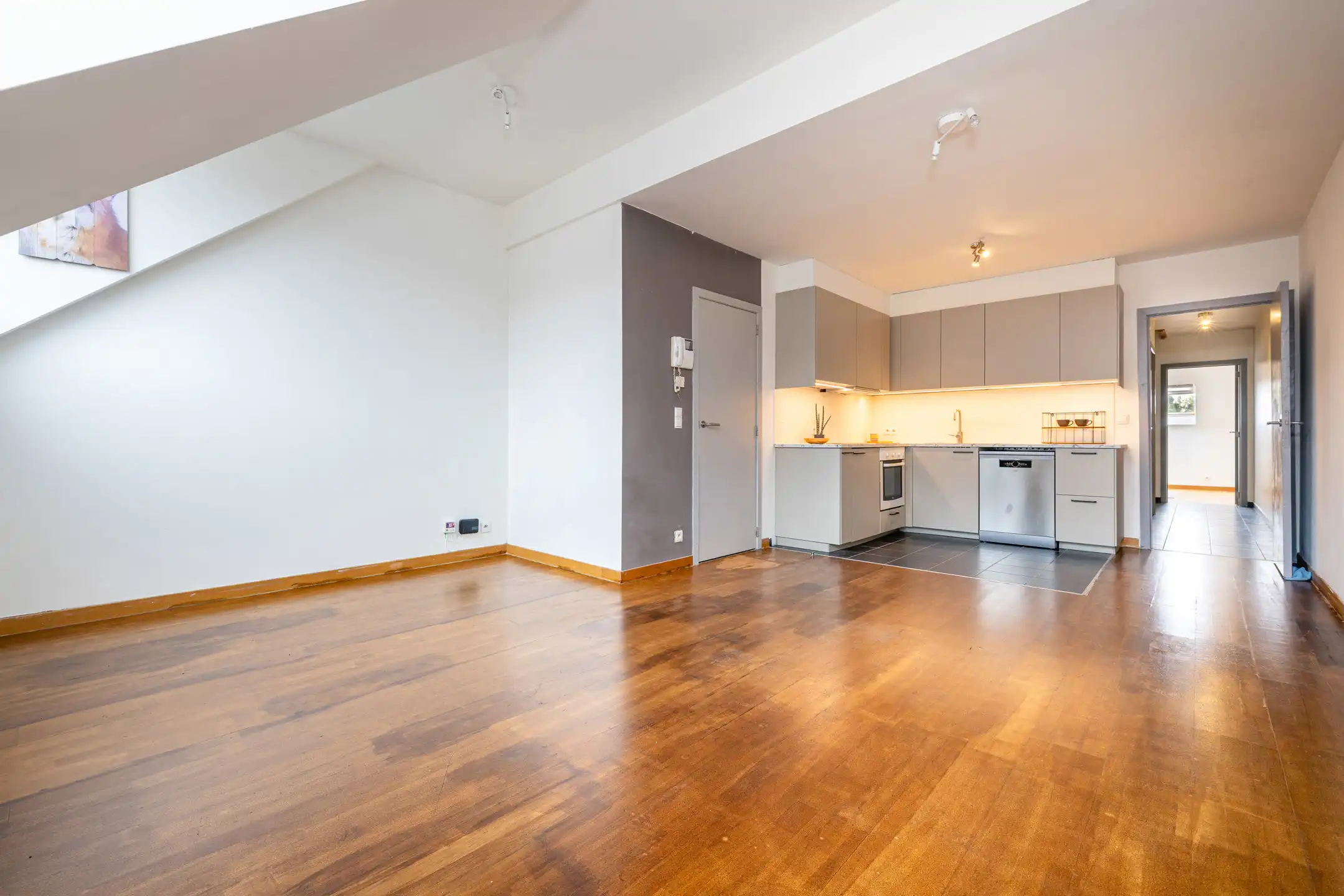 Appartement met 2 slaapkamers + P foto {{pictureIndex}}