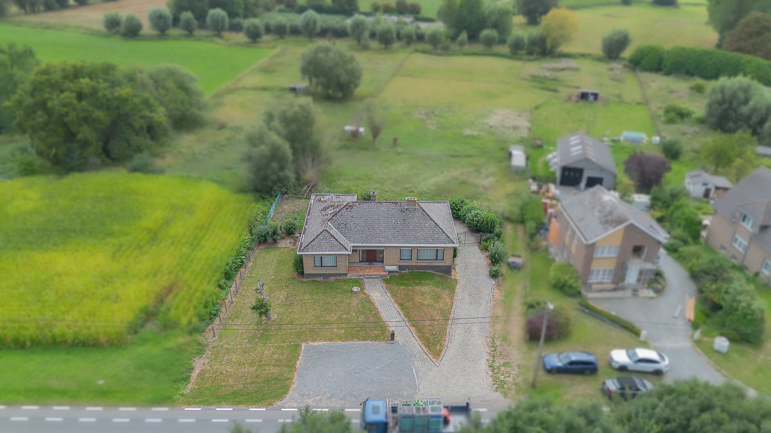 LIERDE - Stevige en verzorgde 4-gevelwoning met open zicht  foto 2