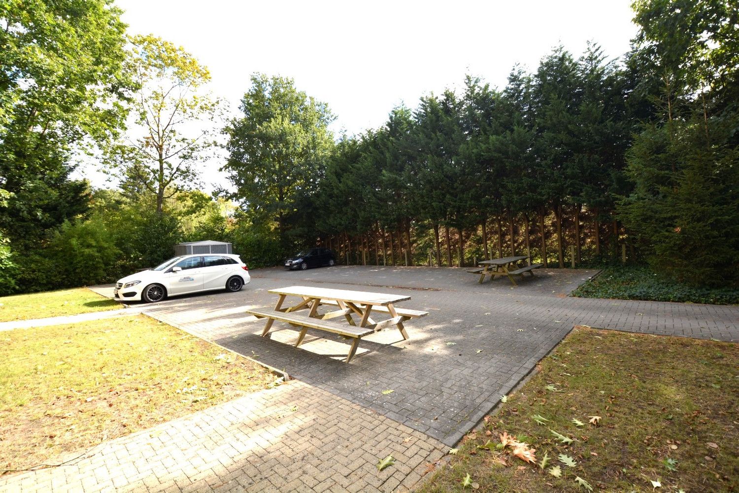 VERZORGD KANTOORGEBOUW MET PARKING! foto 16