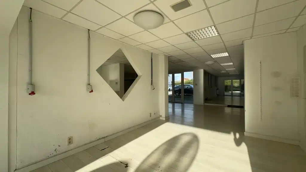 Commercieel gelegen handelspand te koop in Deinze (Astene) foto 5