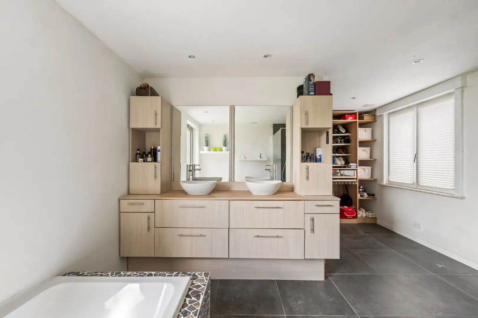 Instapklare halfopen woning met garage, tuin en bijgebouw in Moorsele foto 16