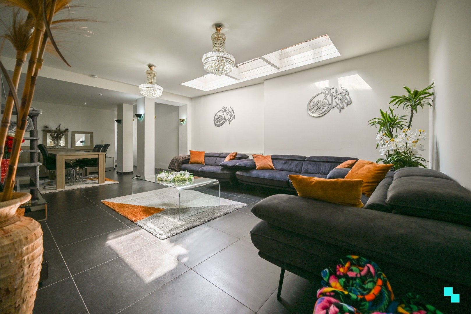 Ruime ééngezinswoning met vijf slaapkamers nabij centrum Izegem foto 2