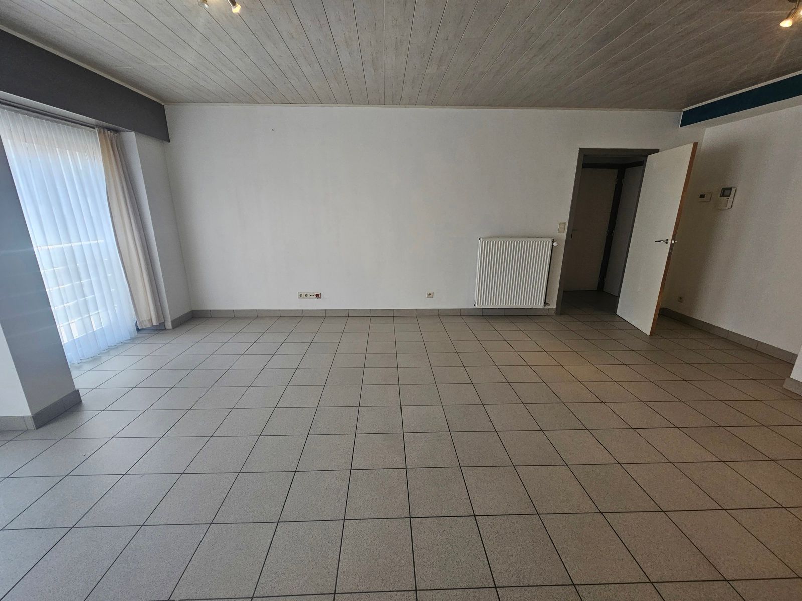 Instapklaar appartement met 2 slaapkamers aan het Plein! foto 7